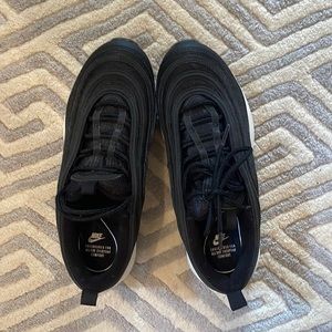 Nike Women’s Air Max 97 (size 7, black)